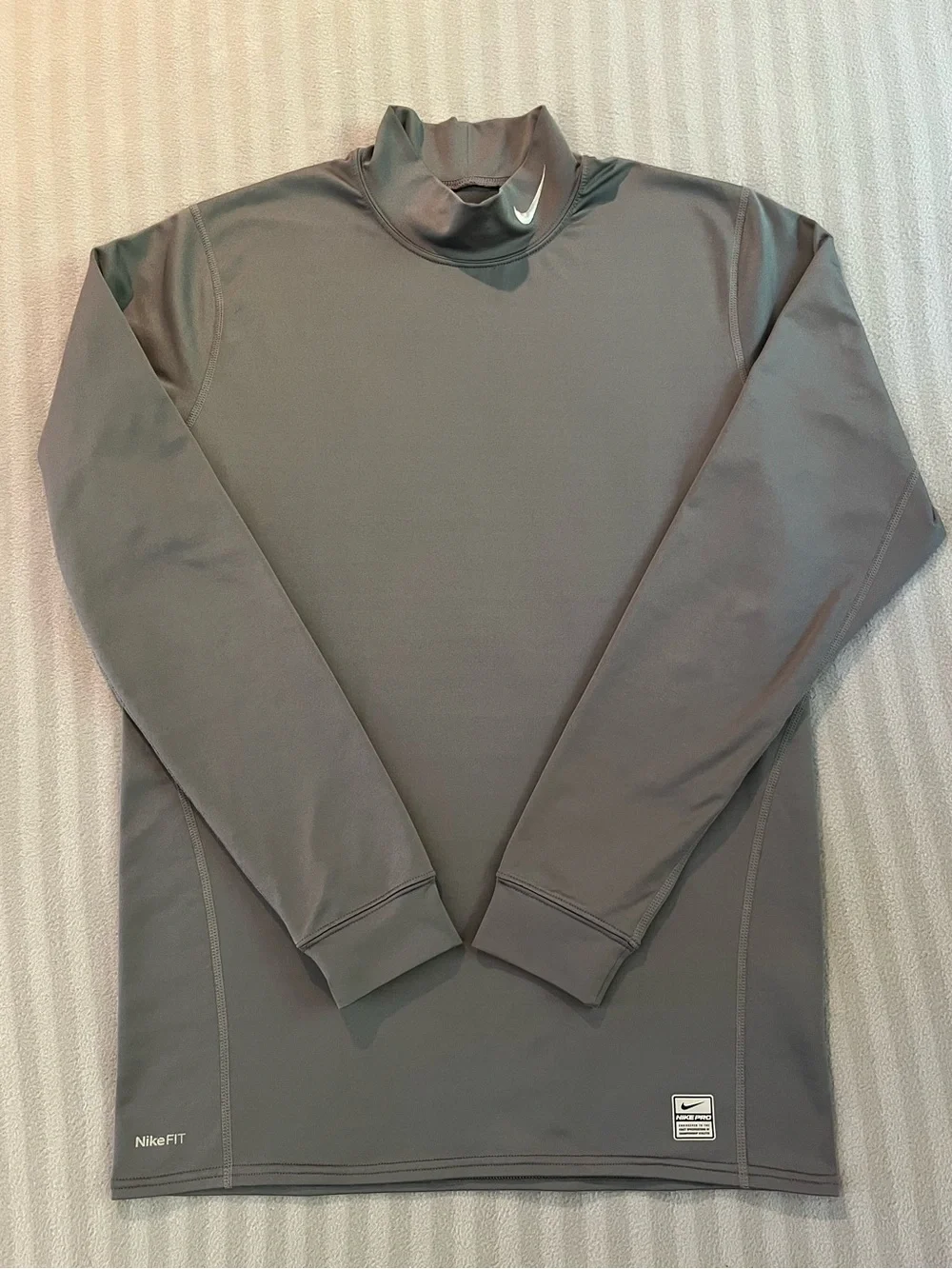 Nike Men's Gray Long-Sleeve Mock Neck Swim Rash Guard
